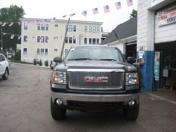 2007 GMC Sierra Classic 1500 SLT Crew Cab 4WD - $4,499 (4455 WASHINGTON ST, ROSLINDALE, MA 02131)63437497257217121