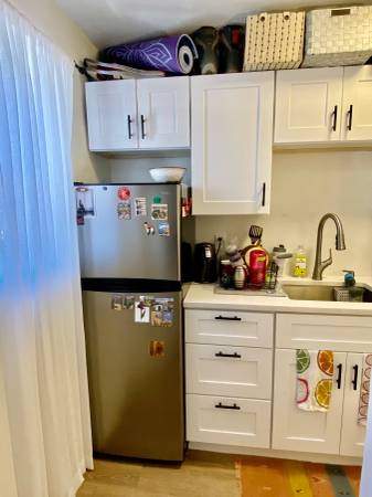 $1,600 / 240ft2 - Sublet Sept 27 - Nov 5 Studio apartment near Railyard (Santa Fe)63806193675139122