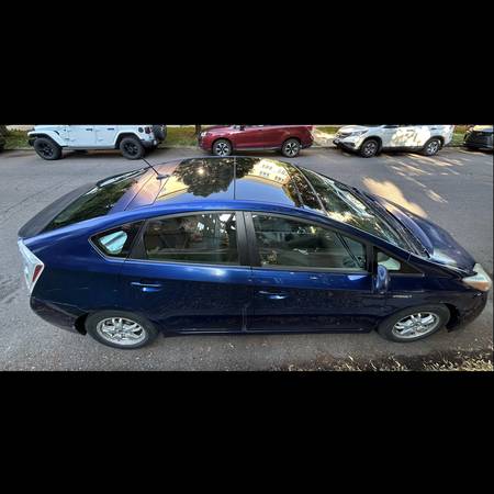 2010 Toyota Prius IV - $7,500 (Denver)63619640020353124