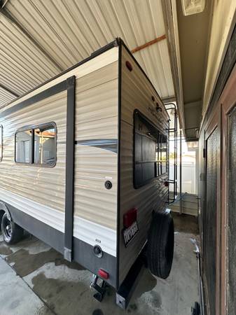 2018 Hideout by Keystone like new. - $19,00063470063411201122