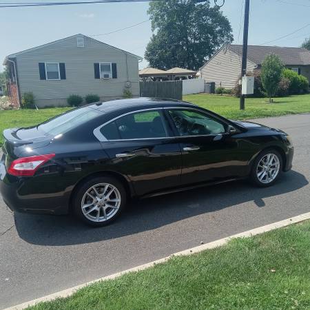 1 propietario Maxima SV 2009 Nissan - $6500 (Levittown, PA)63491122482305122
