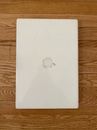 Apple MacBook A1181 MB062LL/A White 4GB Ram 120GB HD Original Box And Extras - $100 (Oakland)63442935829379121
