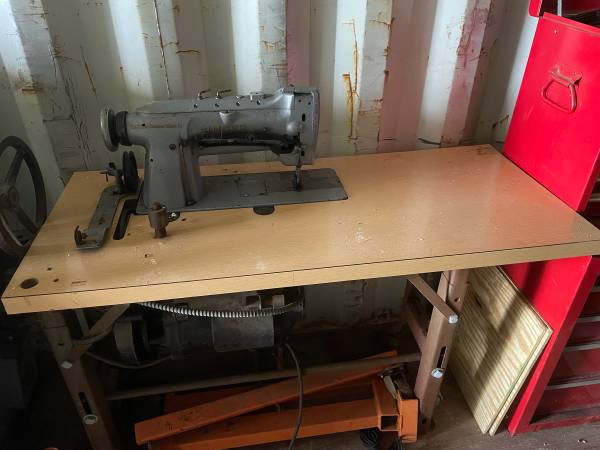 Sewing machine, Singer double needle 1