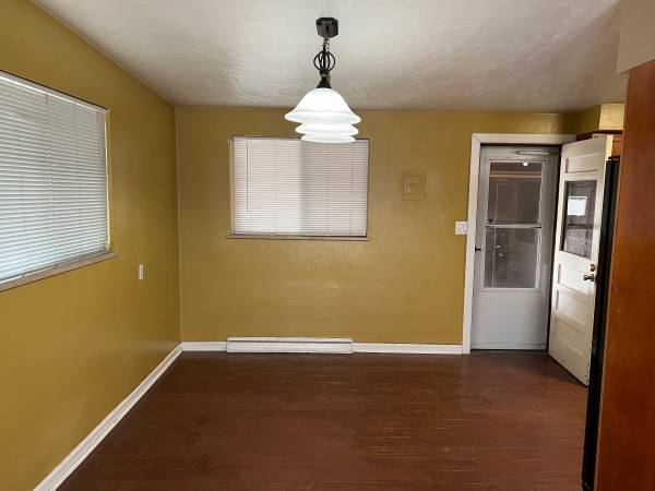 $2,595 / 3br - Amazing price amazing location 3+ bedroom house available 9/26 (Littleton)63849271801091124