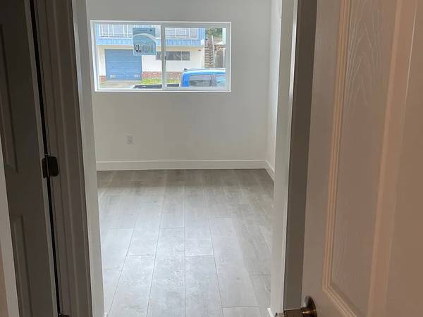 $992 / 1br - Apartamento completamente remodelado de 1 habitación + 1 oficina, cocina completa63965990692866123