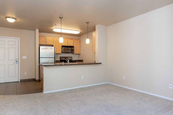 $2,528 / 2br - 1077ft2 - Movie theater with surround sound, Pet Friendly, Resident Clubhouse (Downtown)64037044116097121