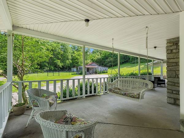 $1 / 4br - 1636ft2 - Minutes from Franklin on 5 acres in Tranquility; Creek & RV Hookup (Franklin)63904697165699123