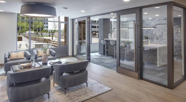 $2,015 / 1br - 798ft2 - Viviendas de ático disponibles, casilleros para paquetes Parcel Pending (Downtown Portland)63672619193217122