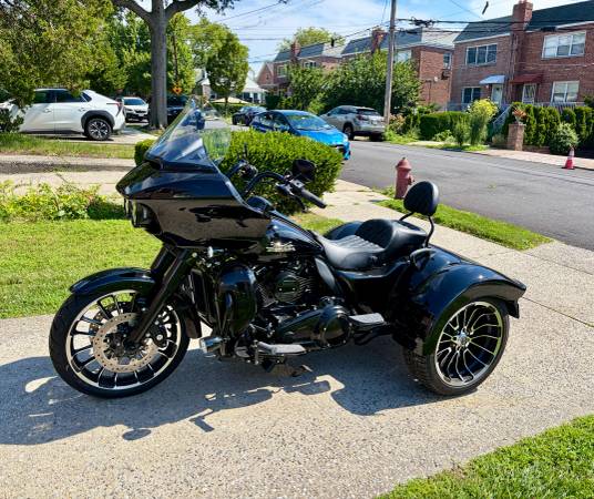2023 Road Glide 3 1