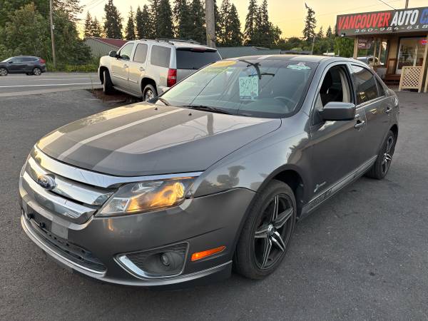 2011 Ford Fusion híbrido // excelente consumo de combustible // sin problemas - $2.995 (Vancouver)63435419795457121