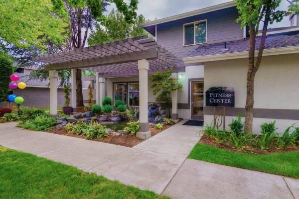 $1,375 / 1br - 670ft2 - Enhanced Barbecue & Picnic Area, Pet Friendly, Fully Equipped Kitchen (Boise Idaho)64003313844099121