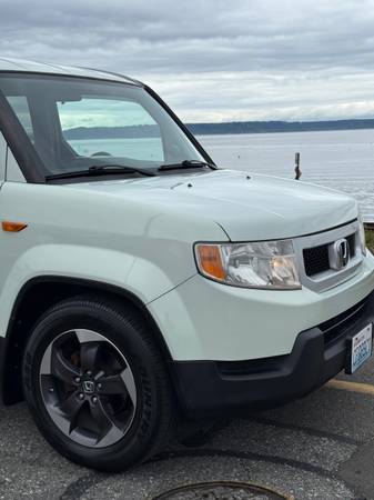 2010 Honda element all-wheel-drive extremely low miles clean title - $12,900 (Edmonds)63617276201475124