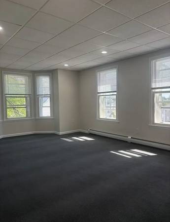 $2,900 / 3br - 1100ft2 - 3 Bedroom apartment (Orient Heights)63828338059521122