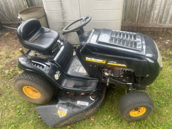 Yard machine lawn tractor 1