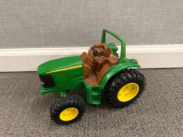 TOMY John Deere 8” Tractor Toy Green 1