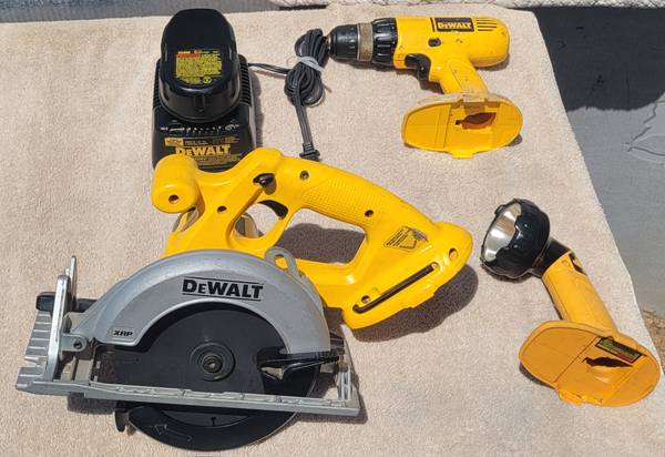 3 Piece DeWalt Bundle Cordless Power Tools 1