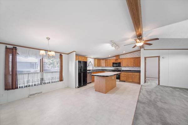 $72,900 / 3br - 1586ft2 - Waukee 3 Beds, 2 Baths, 2 Sheds (Waukee)64163743092738124