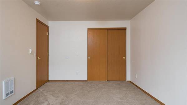 $1,625 / 2br - 750ft2 - Shhh! It’s quiet over here. Serene 2 bed, 1 bath at Davis Street (Cornelius - Near Jackson Bottom Wetlands Preserve)63841707010819124