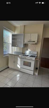 $2,000 / 1br - 825ft2 - Appt for rent (Chelsea)63996547088003123