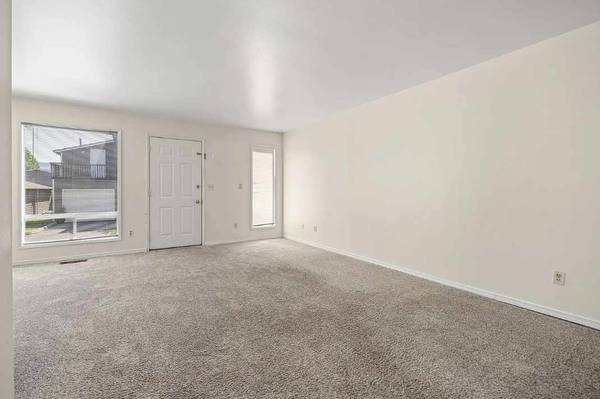 $2,049 / 3br - 1100ft2 - MOVE IN SPECIAL! 3 Bedroom, 1.5 Bath Townhome w/ Garage! (Wenatchee)63851169936513121