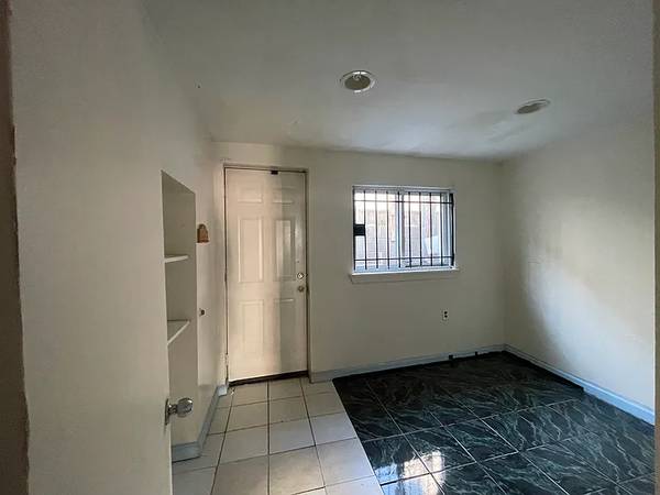 $730 / 2br - 1170ft2 - Functional 2Bed/1Bath Townhouse (Philadelphia)64024499723523123