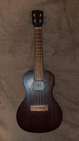 Ukulele 1