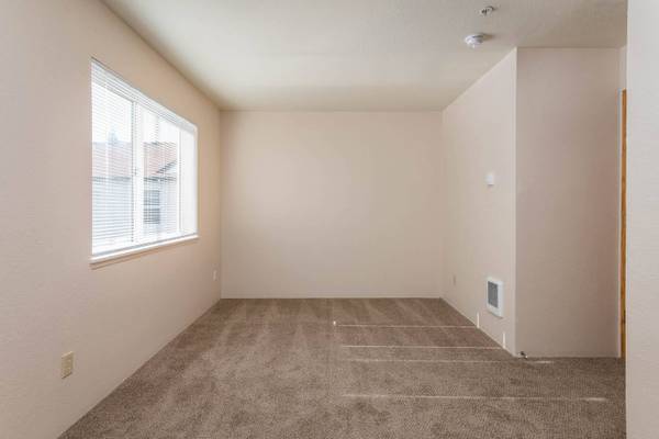 $1,680 / 2br - 982ft2 - Cómodo apartamento de 982 pies cuadrados, 2 habitaciones y 1.5 baños para todas tus necesidades. ¡Llámanos ahora! (Portland - Cerca del parque Mt. Tabor)63820824992001123