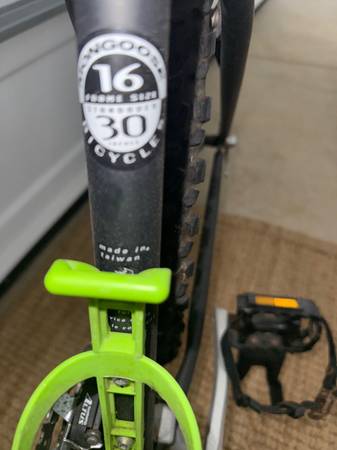 Mongoose mountain bike 1