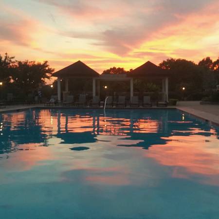 $1,349 / 500ft2 - Furnished Studio, Short Term Lease Available (Chattanooga)63993222381314124