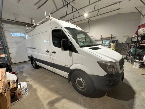 2015 Mercedes sprinter high top diesel low miles - $21,900 (NORFOLK)63615276189443121