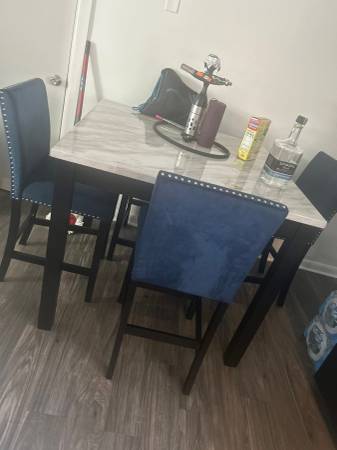 Kitchen table set 1
