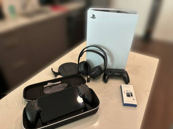 PlayStation5 bundle, including PlayStation Portal! 1