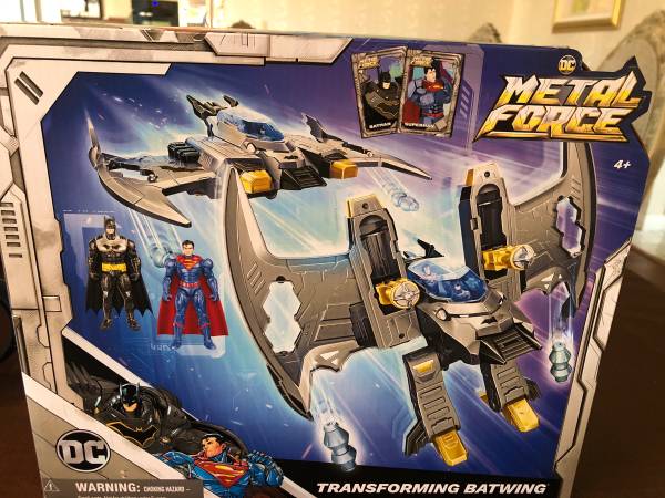 DC ComicsTransforming Batwing 1