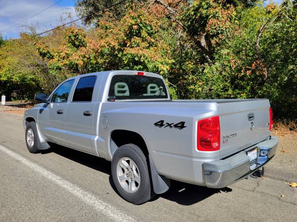2006 Dodge Dakota Pickup - V8 4x4 6 Speed Manual Transmission - Rare - $8,300 (hayward / castro valley)63654700347907122