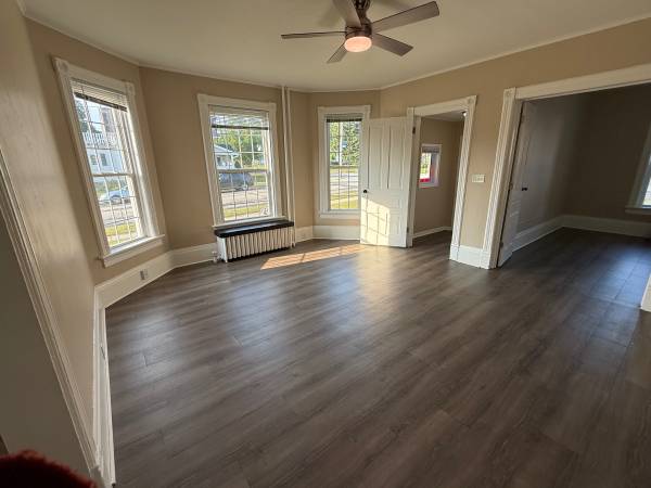 $1,200 / 2br - 1148ft2 - 2+ Bedroom with attached garage on north side (Manitowoc)63813311582081120