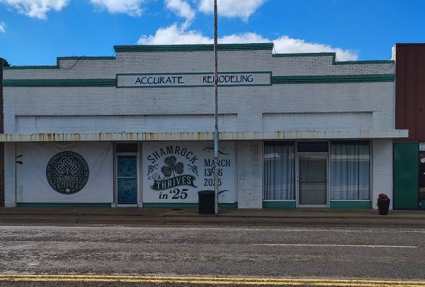 Commercial Building in downtown Shamrock 1