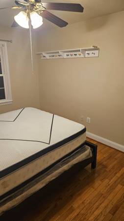 $850 / 1br - Mid size room (Burke)63895918636163123