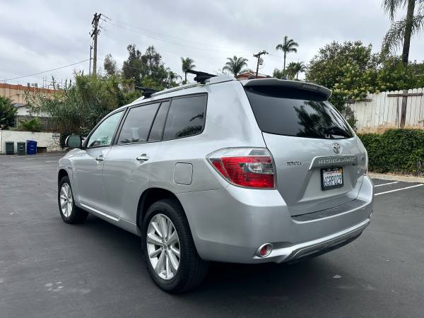 2009 Toyota Highlander Hybrid Limited - $5,700 (Vista)63624732007553122
