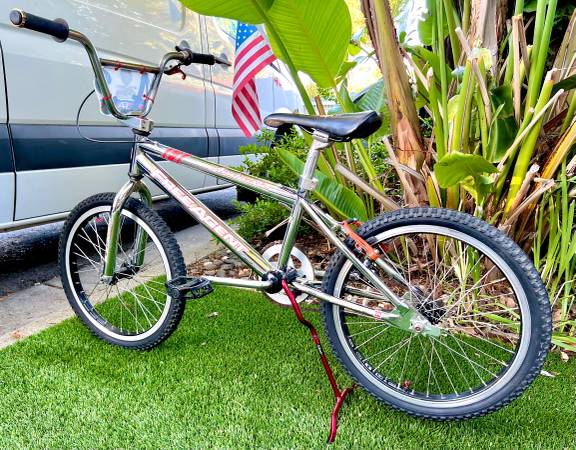 BICICLETA BMX LIBRE DE ESCUELA INTERMEDIA 20" AMBUSH CROMO SURVIVOR - $200 (novato)63471436985729121