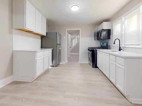 $790 / 2br - @!!@Well-Appointed 2-Bedroom Family Home!!@! (Philadelphia)64024499784834123