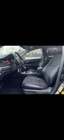 2016 Toyota Camry - $13,250 (Forest Park)63620487195393124