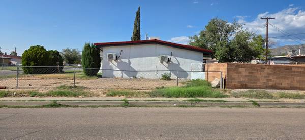 $1,400 / 4br - 1400ft2 - 4 Bedrooms and 2 Baths w/ Seller Financing Possible (Alamogordo)63687913687683122