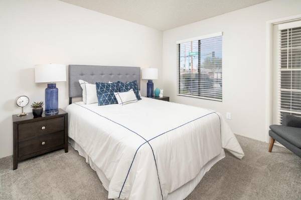 $1,607 / 2br - 917ft2 - Courtyards, 24-Hour Emergency Maintenance, Gated Community (Marivale)64024999692674122