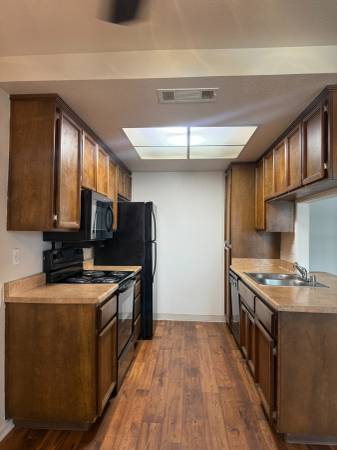 $1,601 / 2br - 940ft2 - ¡Vive el estilo de vida en Jerron Place!63844736944771124