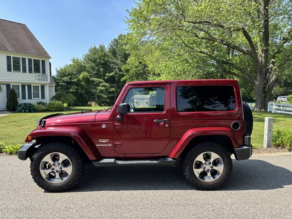 2012 Jeep Wrangler Sahara solo 40 mil millas, estado impecable - $20,500 (Kingston Ma.)63654727069315122