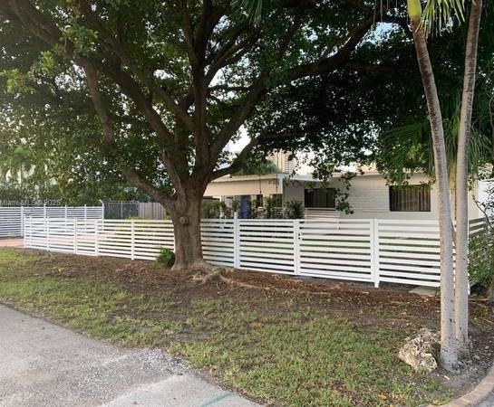 $5,500 / 3br - 1484ft2 - 2B/2.5B  Furnished Single Family Home in Sunny Isles (SUNNY ISLES BEACH)63906440385795120