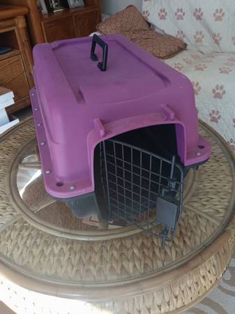 Pet Carrier - Small Pet, Durable Hard Plastic 1