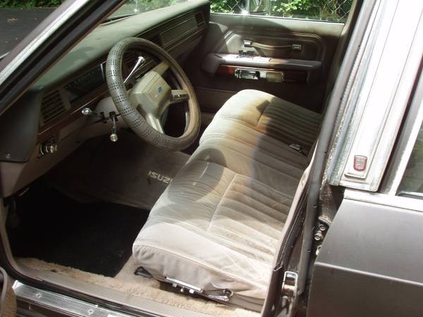 1989 Ltd Crown Victoria - $800 (Stone Mountain)63502079491459121