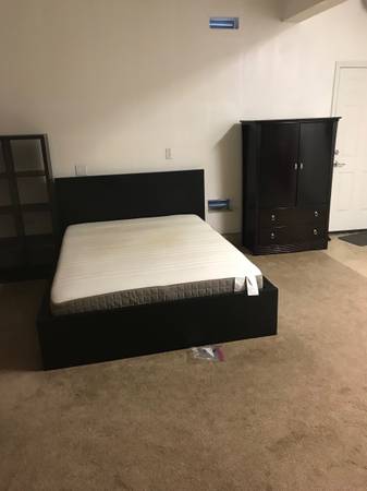 $900 / 1br - Big Large Room for rent (oakland east)63873332774017122