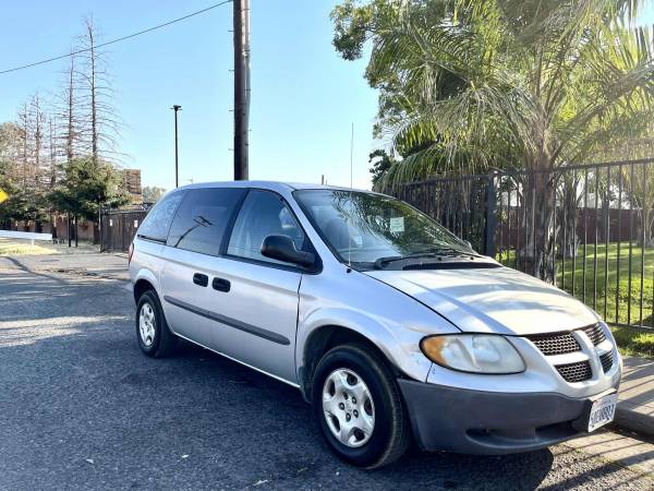 BUENA CAMIONETA DODGE CARAVAN A BUEN PRECIO - $1.500 (Sacramento)63619458585219121
